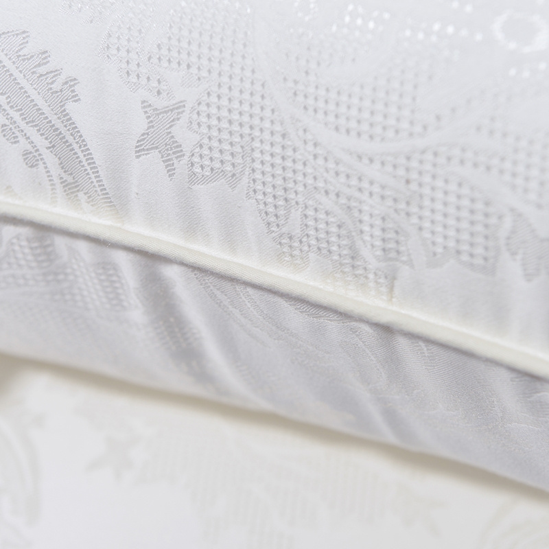 Шовкова подушка бежева KuNmeng 70_70_130p